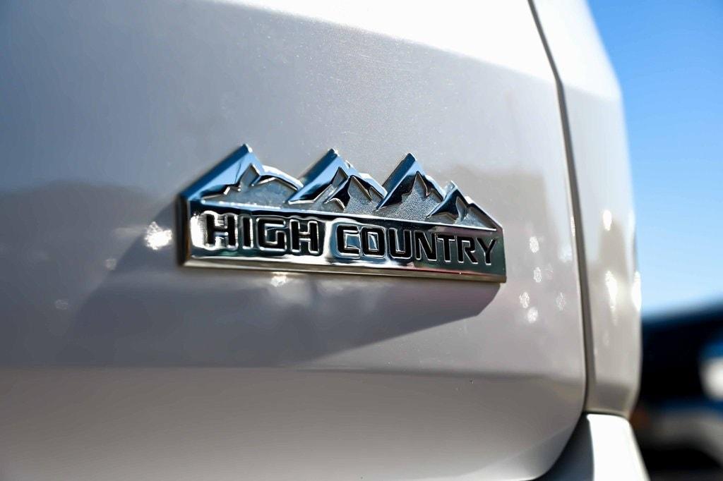 used 2019 Chevrolet Traverse car, priced at $22,483