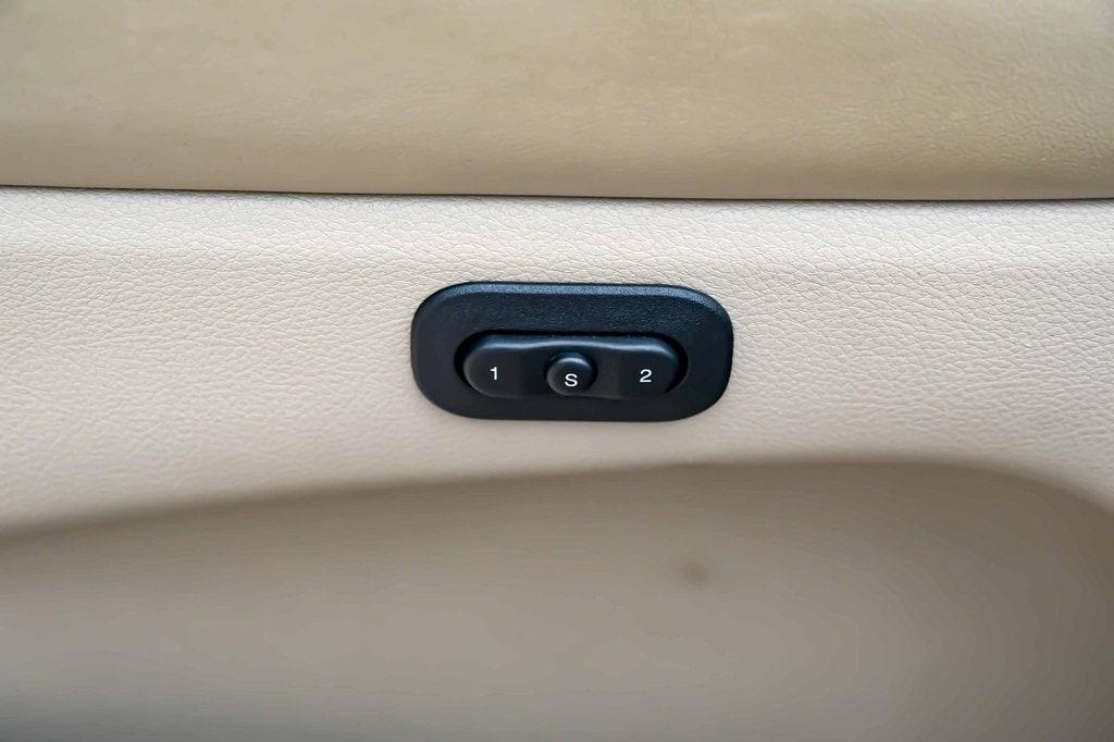 used 2017 Jeep Grand Cherokee car, priced at $16,175