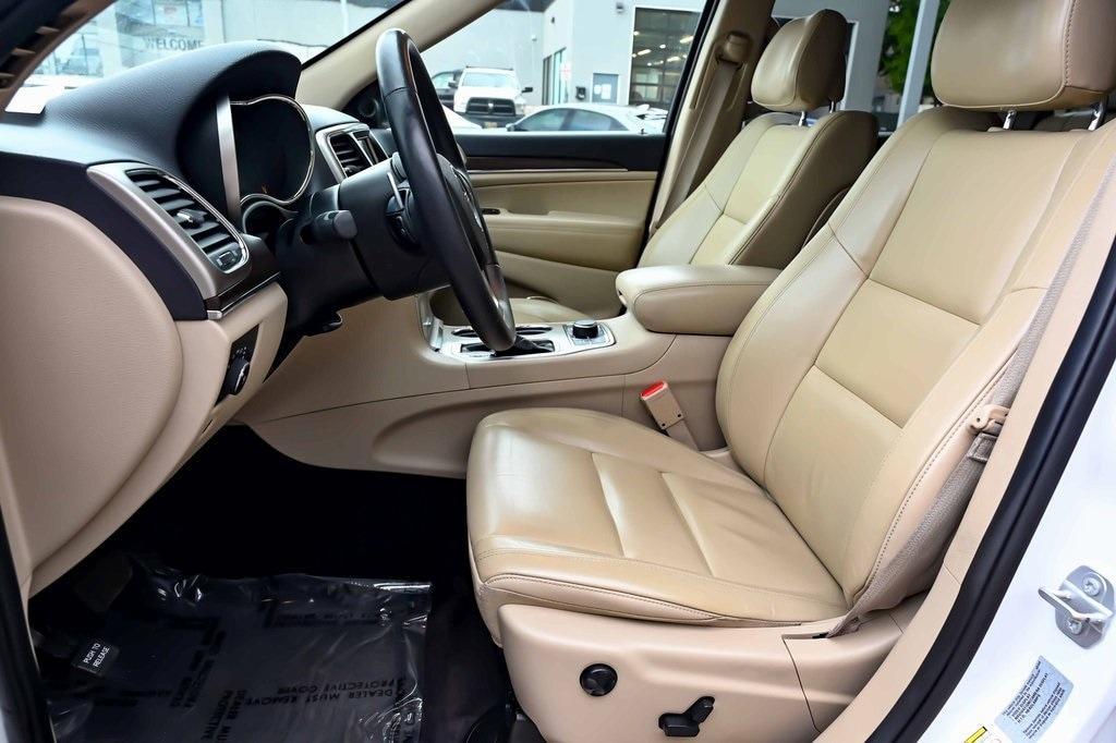 used 2017 Jeep Grand Cherokee car, priced at $16,175