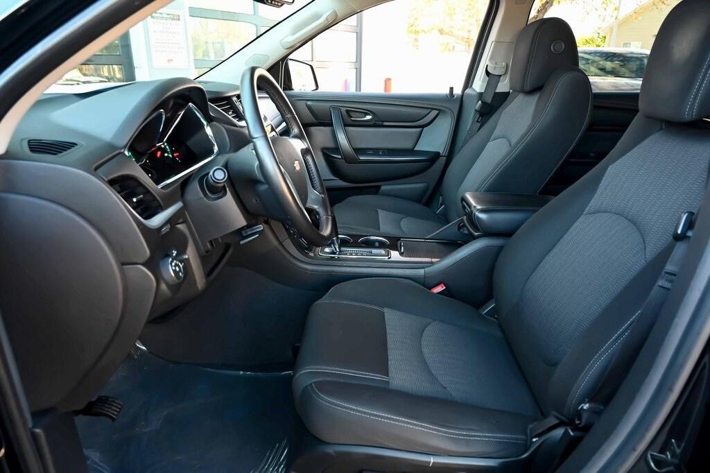 used 2017 Chevrolet Traverse car, priced at $13,585