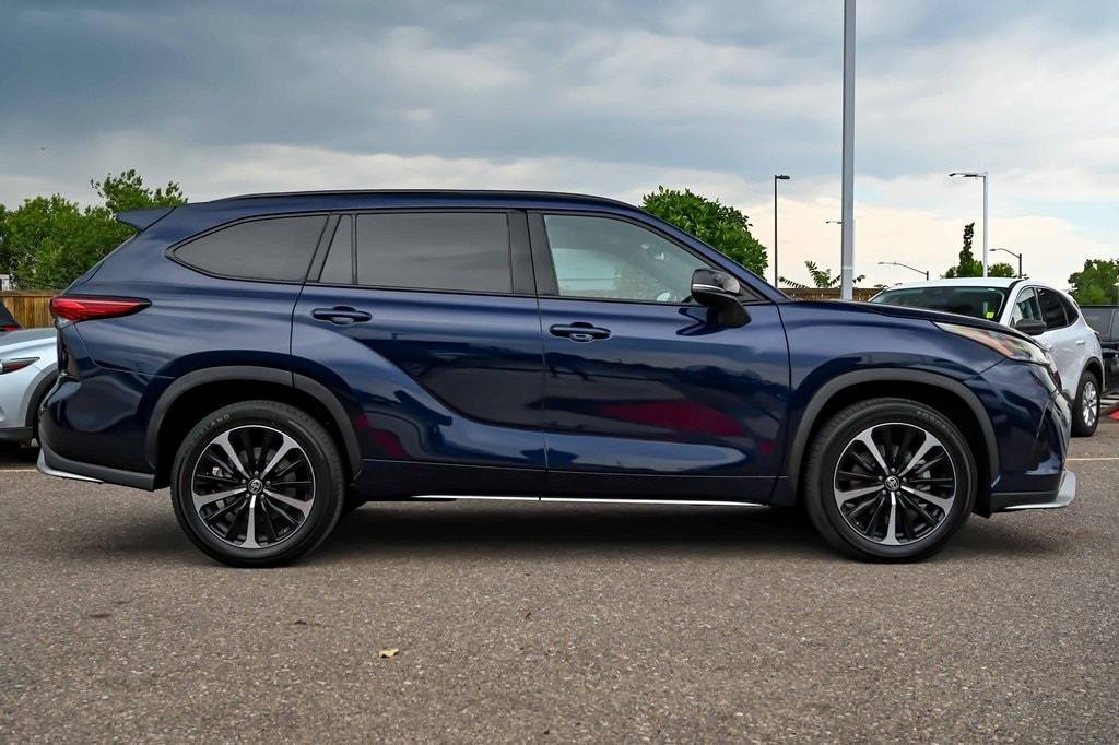 used 2021 Toyota Highlander car, priced at $34,291