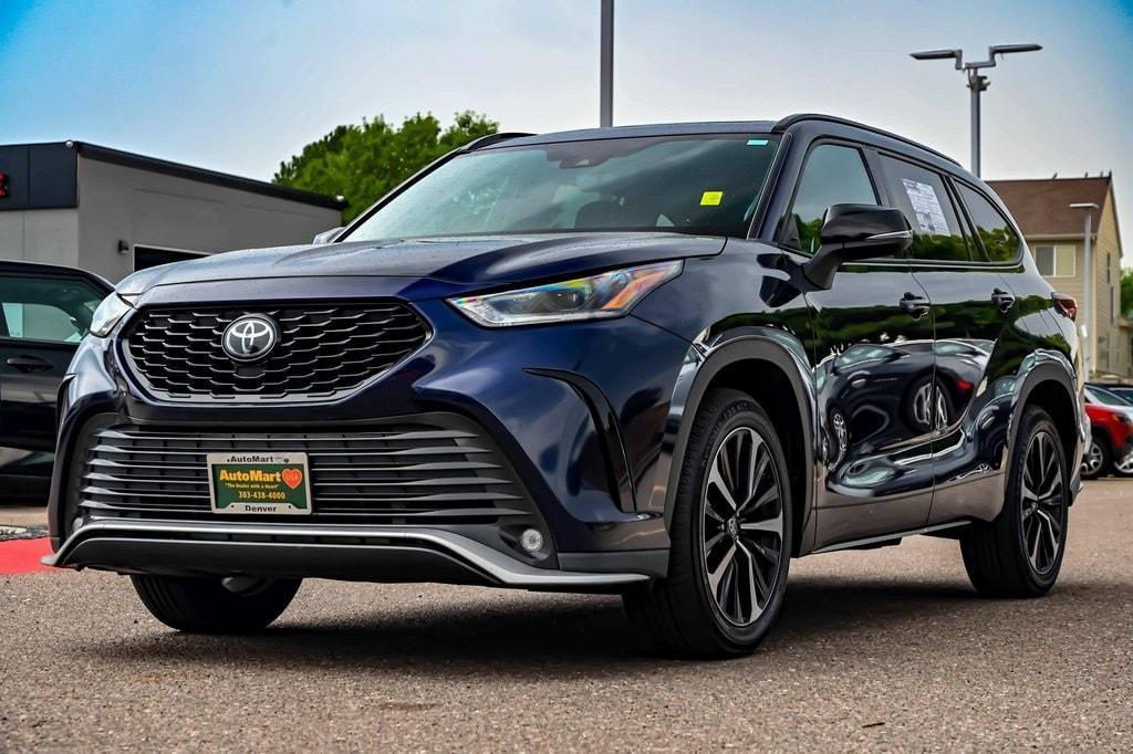 used 2021 Toyota Highlander car, priced at $34,291