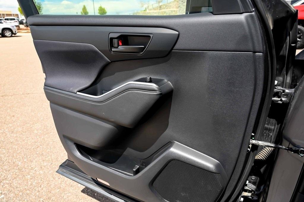 used 2024 Toyota Highlander car, priced at $38,747