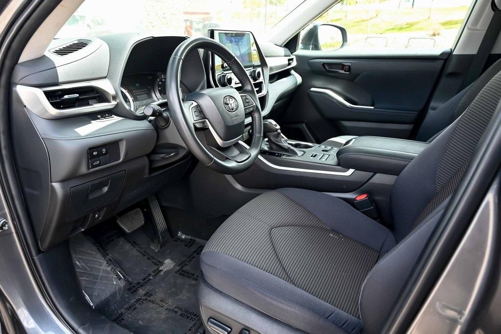 used 2024 Toyota Highlander car, priced at $38,747