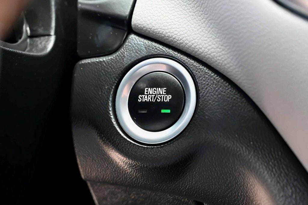 used 2021 Chevrolet Equinox car, priced at $17,121