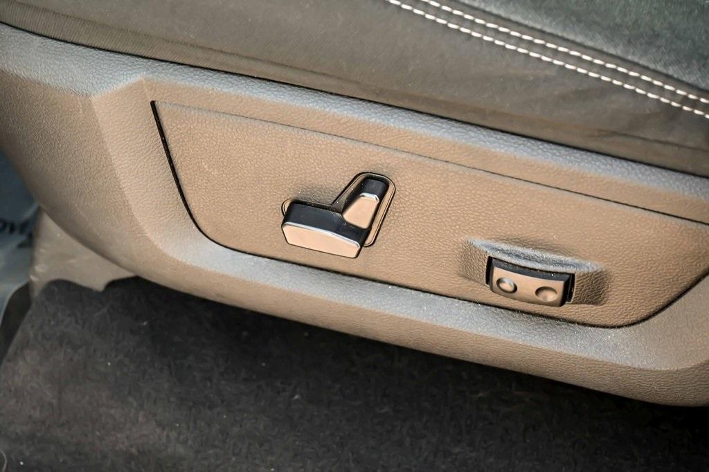 used 2023 Ram 1500 Classic car, priced at $32,227