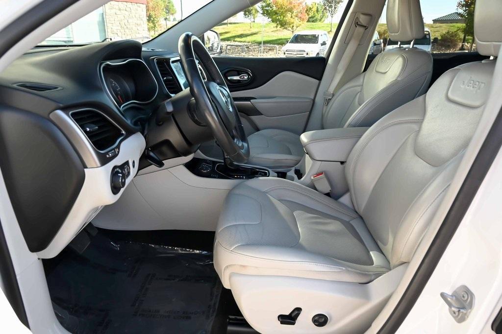 used 2019 Jeep Cherokee car, priced at $17,667