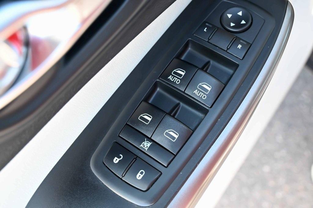 used 2019 Jeep Cherokee car, priced at $17,667