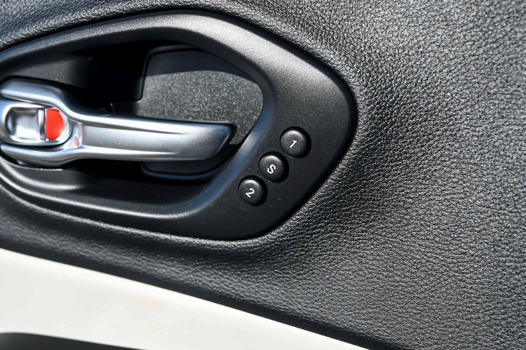 used 2019 Jeep Cherokee car, priced at $17,667