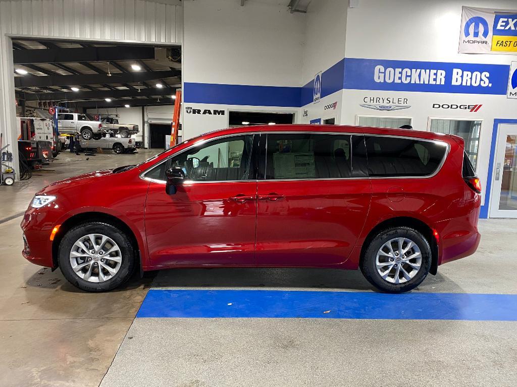 new 2025 Chrysler Pacifica car, priced at $47,810