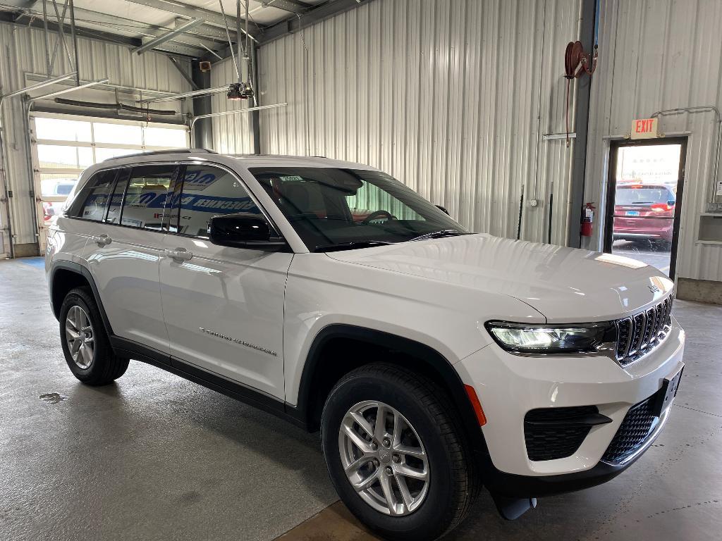 new 2025 Jeep Grand Cherokee car, priced at $43,375