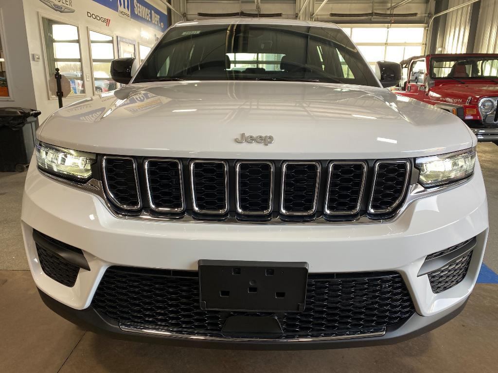 new 2025 Jeep Grand Cherokee car, priced at $43,375