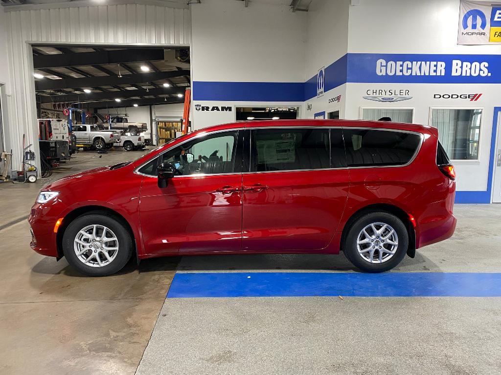 new 2025 Chrysler Pacifica car, priced at $44,815