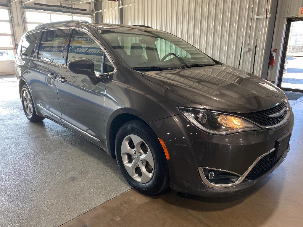 used 2017 Chrysler Pacifica car, priced at $7,575