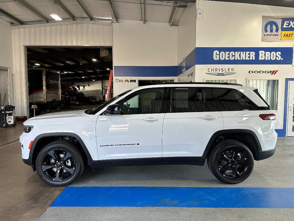 used 2024 Jeep Grand Cherokee car, priced at $38,275