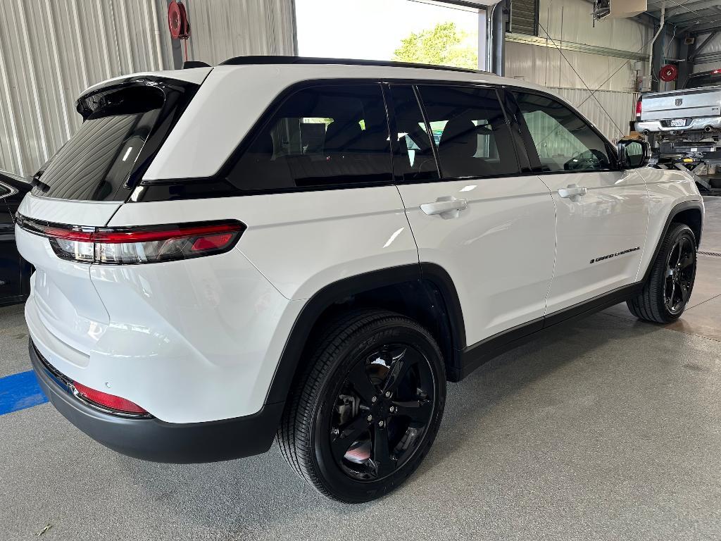 used 2024 Jeep Grand Cherokee car, priced at $38,275