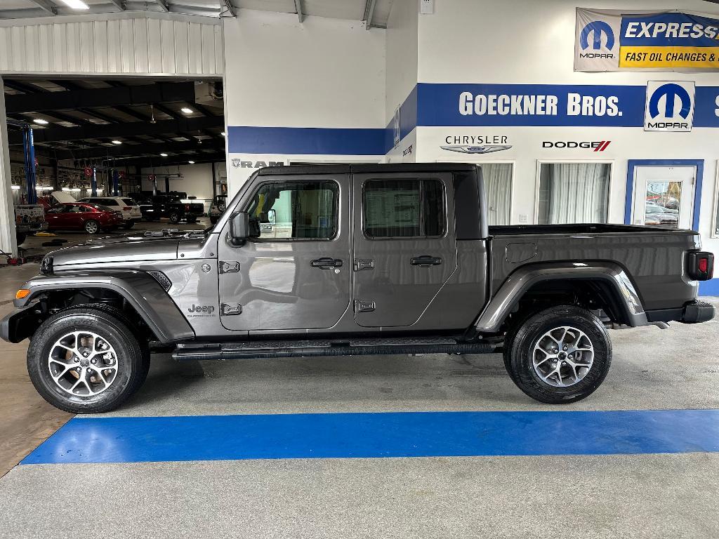 new 2024 Jeep Gladiator car, priced at $52,915