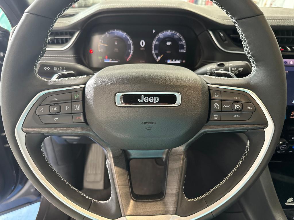 new 2024 Jeep Grand Cherokee car, priced at $49,995