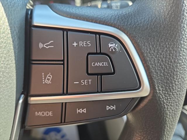 used 2022 Toyota Highlander car, priced at $30,855