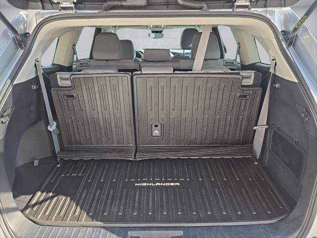used 2022 Toyota Highlander car, priced at $30,855