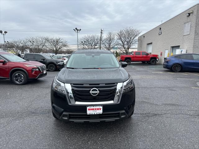 new 2025 Nissan Pathfinder car, priced at $40,190