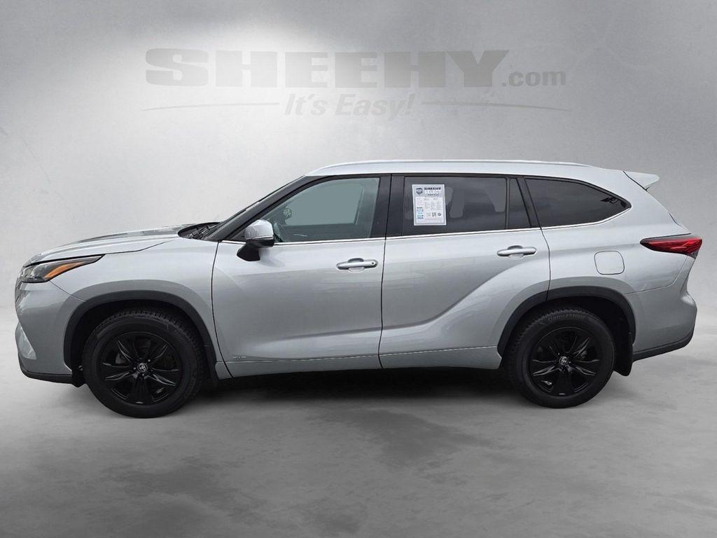 used 2022 Toyota Highlander Hybrid car, priced at $31,000