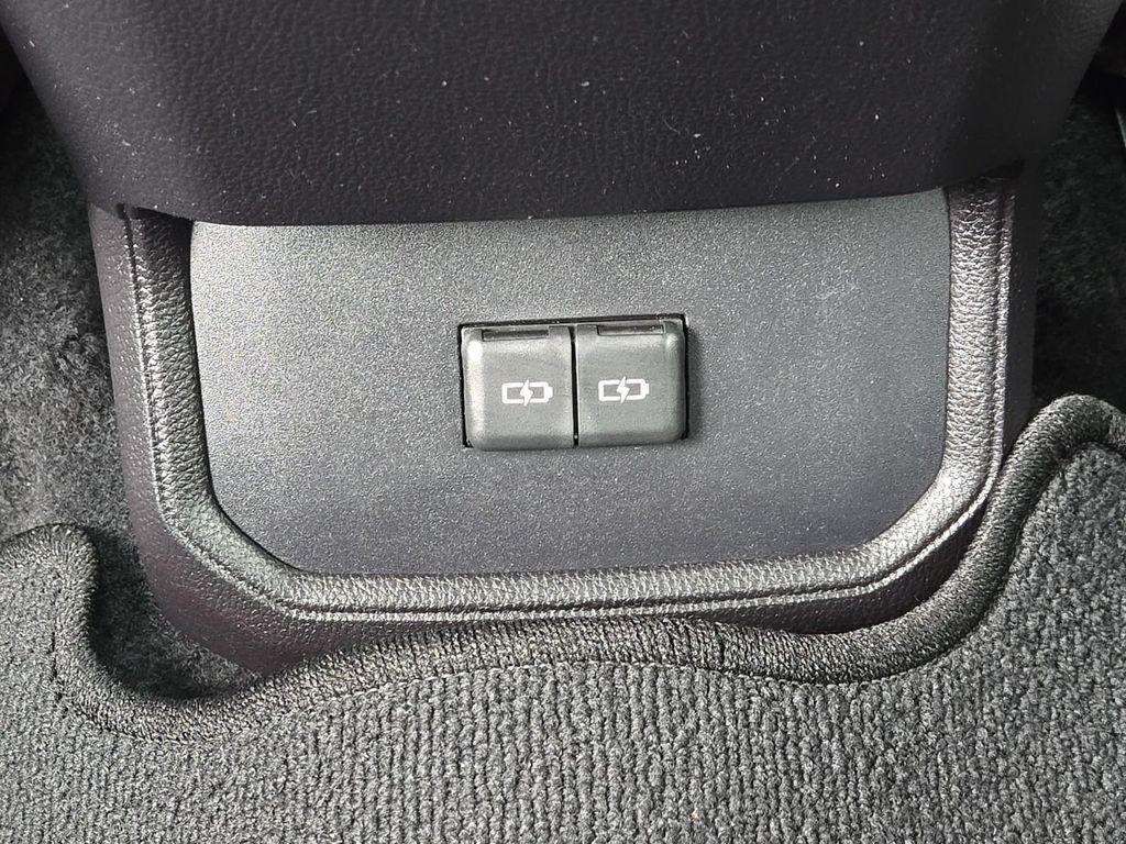used 2022 Toyota Highlander Hybrid car, priced at $31,000