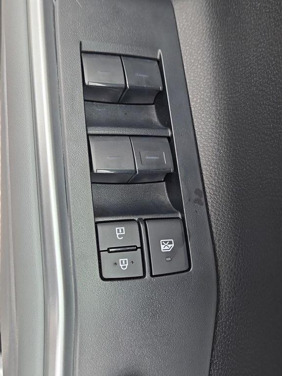 used 2022 Toyota Highlander Hybrid car, priced at $31,000