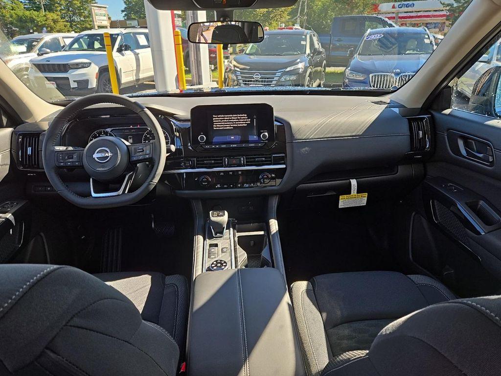 new 2025 Nissan Pathfinder car, priced at $35,372