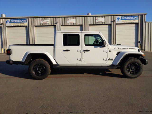new 2025 Jeep Gladiator car, priced at $44,002