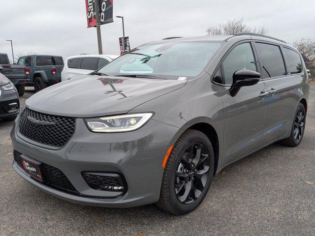 new 2025 Chrysler Pacifica car, priced at $48,479