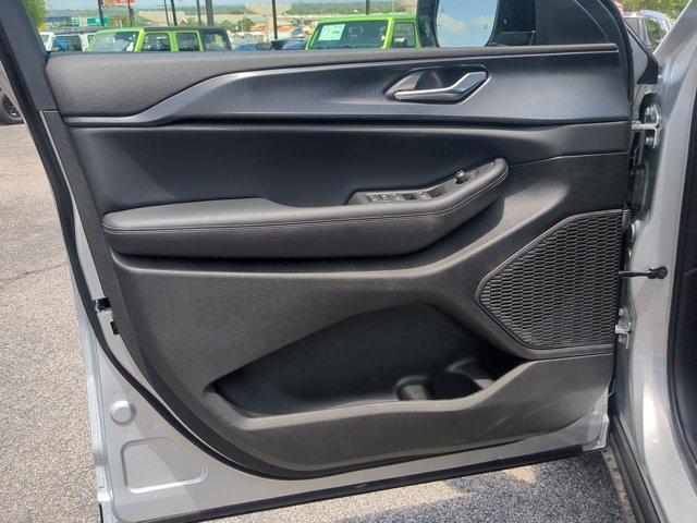 new 2025 Jeep Grand Cherokee L car, priced at $40,066