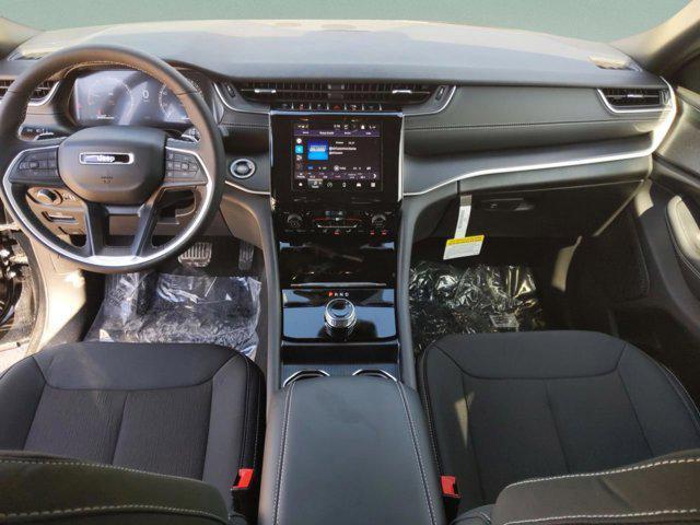 new 2025 Jeep Grand Cherokee car, priced at $39,753