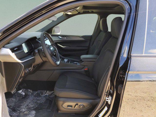 new 2025 Jeep Grand Cherokee car, priced at $39,753