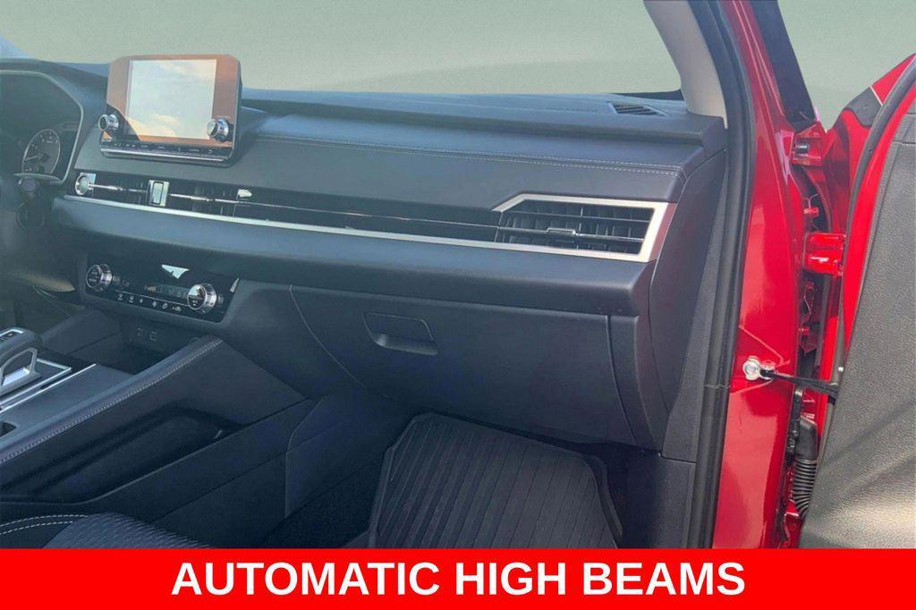 used 2024 Mitsubishi Outlander car, priced at $22,372