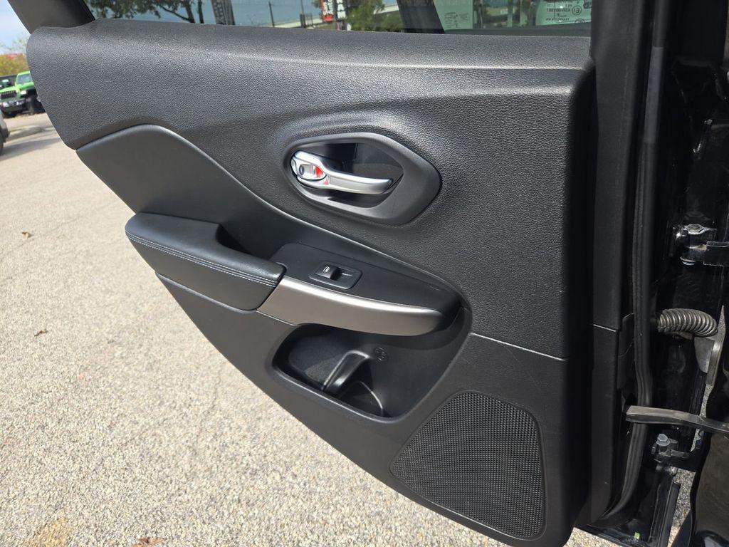 used 2020 Jeep Cherokee car, priced at $12,012