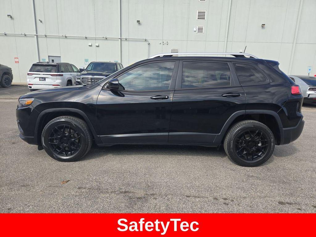 used 2020 Jeep Cherokee car, priced at $12,012