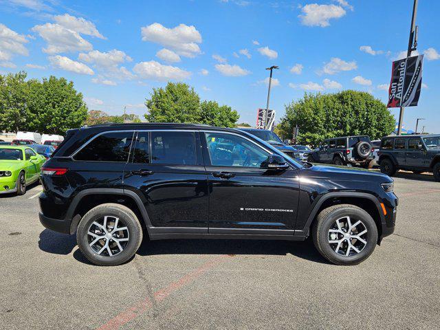 new 2025 Jeep Grand Cherokee car, priced at $41,823