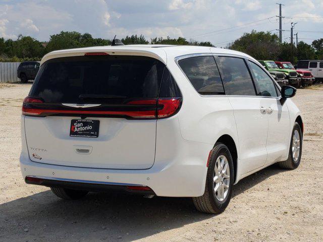 new 2026 Chrysler Pacifica car, priced at $39,987