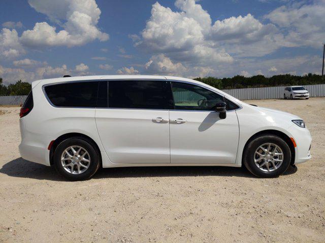 new 2026 Chrysler Pacifica car, priced at $39,987