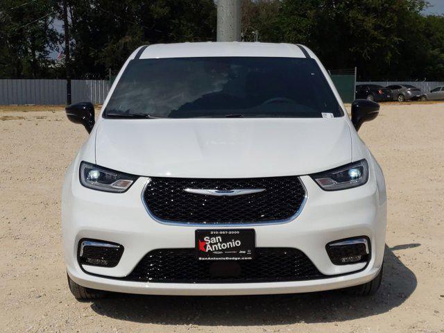 new 2026 Chrysler Pacifica car, priced at $39,987