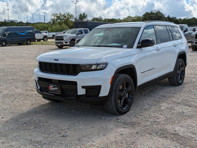 new 2024 Jeep Grand Cherokee L car, priced at $41,329