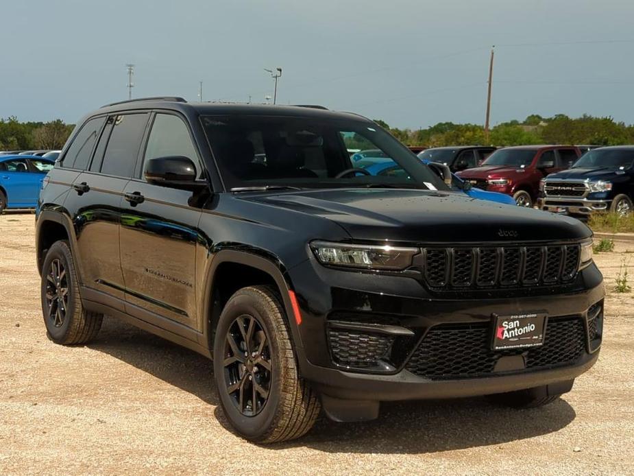 new 2024 Jeep Grand Cherokee car, priced at $40,754