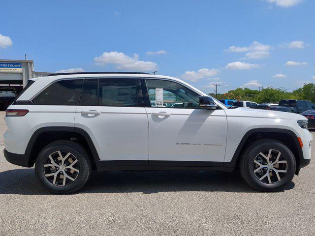 new 2025 Jeep Grand Cherokee car, priced at $40,176