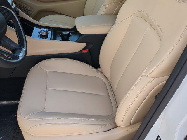 new 2025 Jeep Grand Cherokee car, priced at $40,176