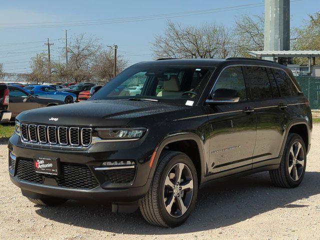 new 2024 Jeep Grand Cherokee car, priced at $39,727