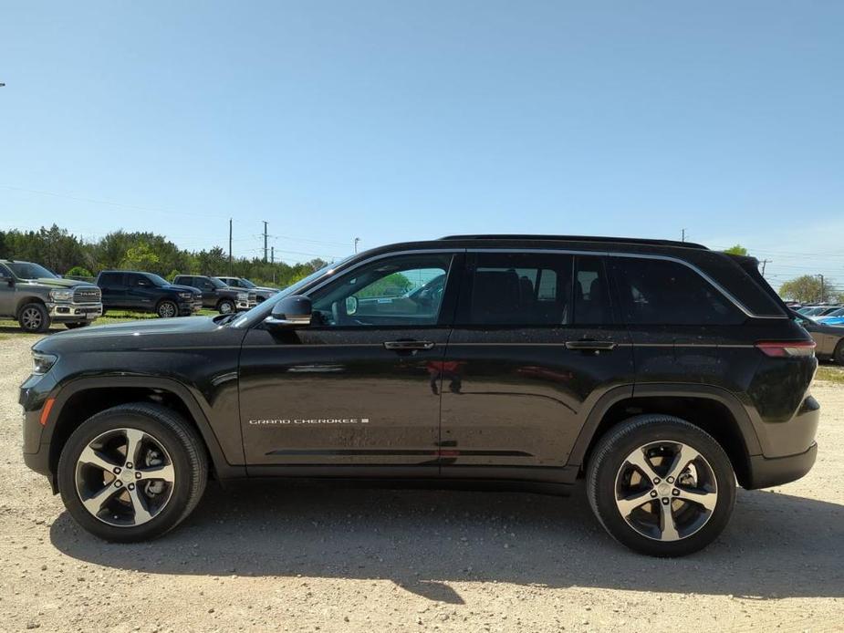 new 2024 Jeep Grand Cherokee car, priced at $40,728