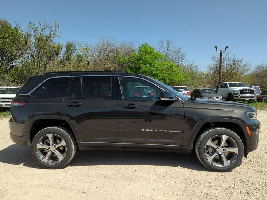 new 2024 Jeep Grand Cherokee car, priced at $40,728