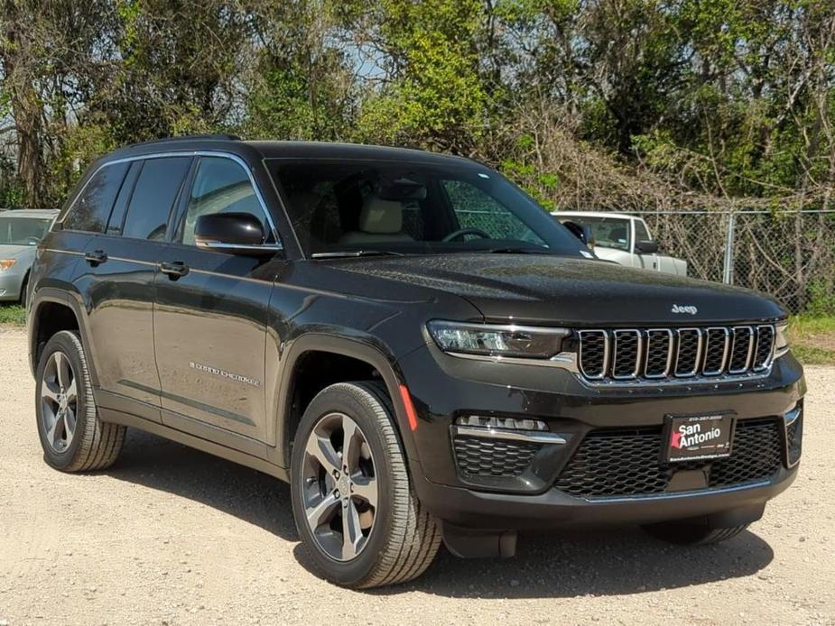 new 2024 Jeep Grand Cherokee car, priced at $40,728