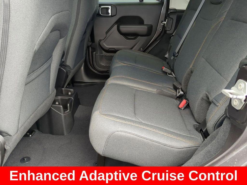 new 2025 Jeep Wrangler car, priced at $46,393